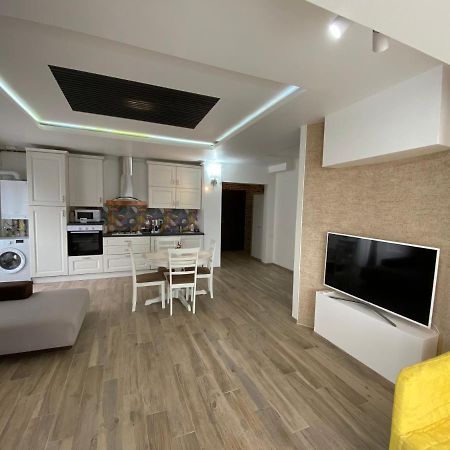 Sunny Deluxe Apartment Cosmopolis Stefanestii de Jos Esterno foto