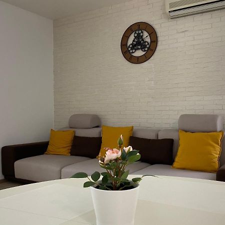 Sunny Deluxe Apartment Cosmopolis Stefanestii de Jos Esterno foto