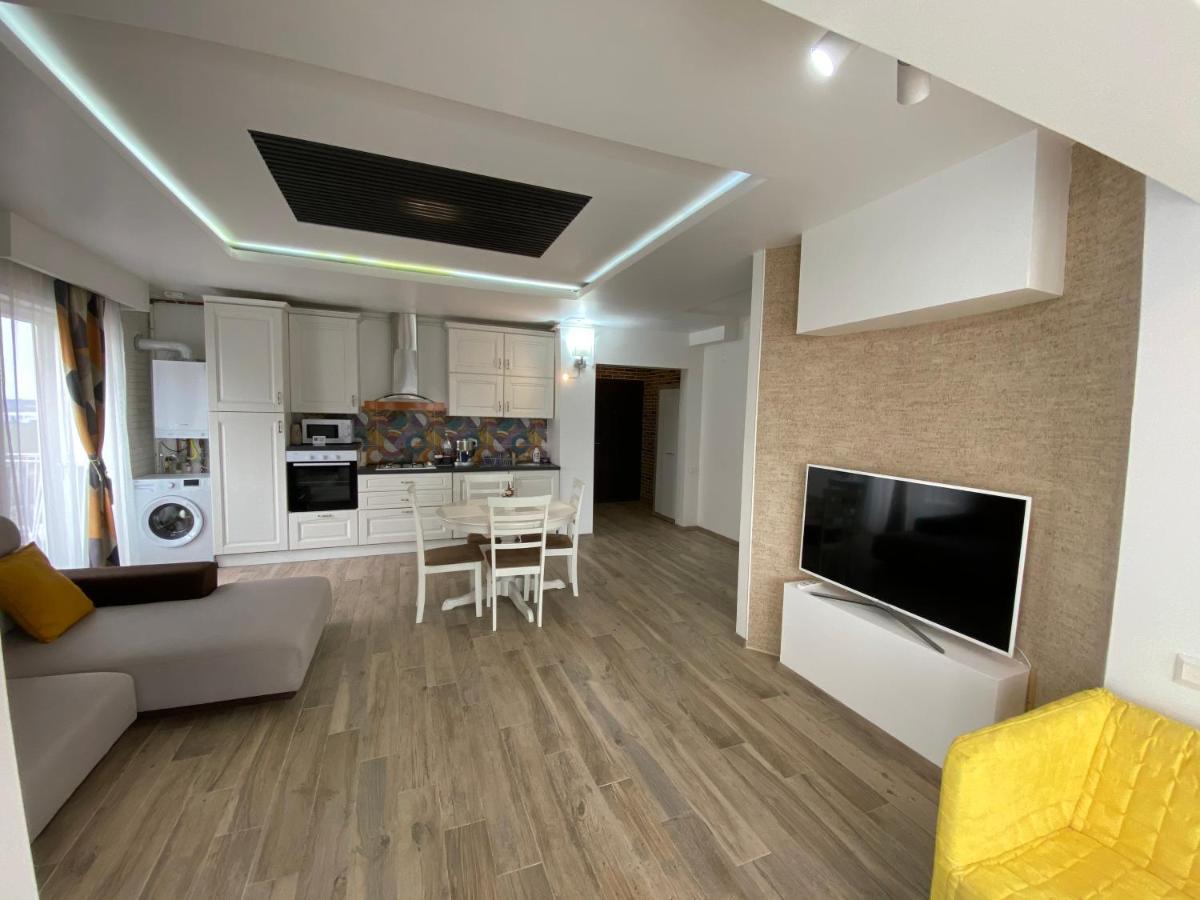 Sunny Deluxe Apartment Cosmopolis Stefanestii de Jos Esterno foto