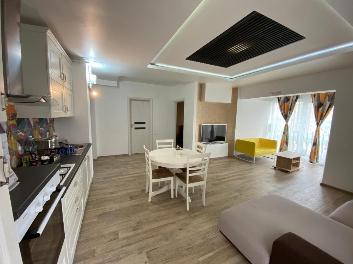 Sunny Deluxe Apartment Cosmopolis Stefanestii de Jos Esterno foto